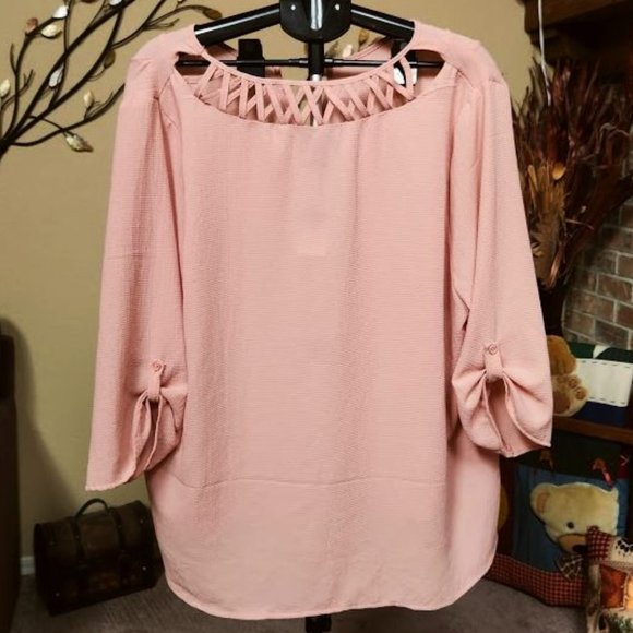 Rue21 Tops - NWT Rue + sz 3X blush colored blouse